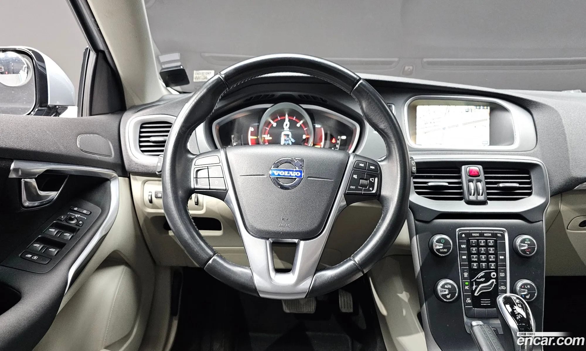 Volvo V40 2014 — 8