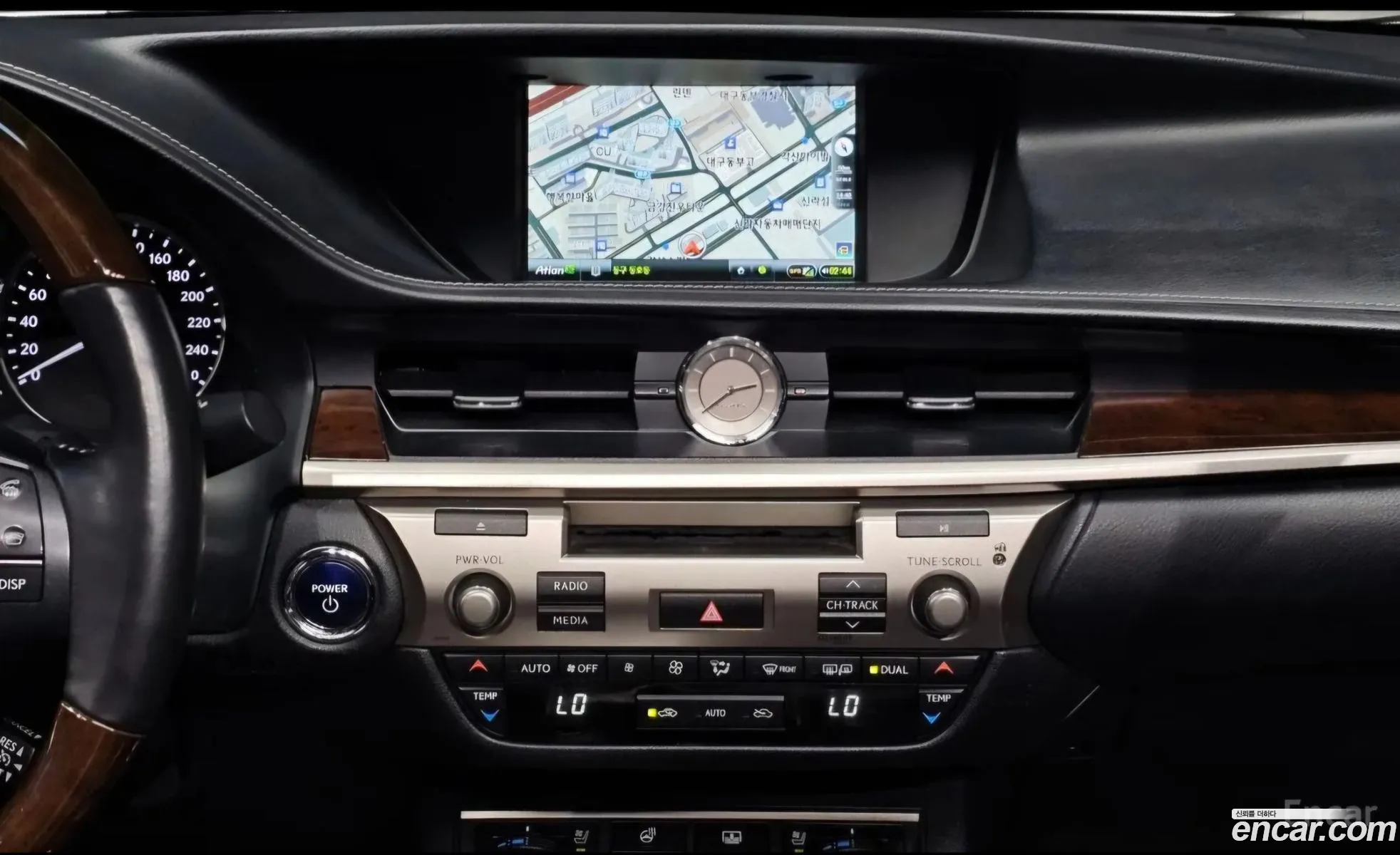 Lexus ES300h 2013 — 19