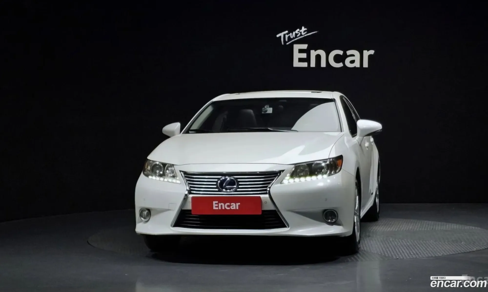Lexus ES300h 2013 — 17