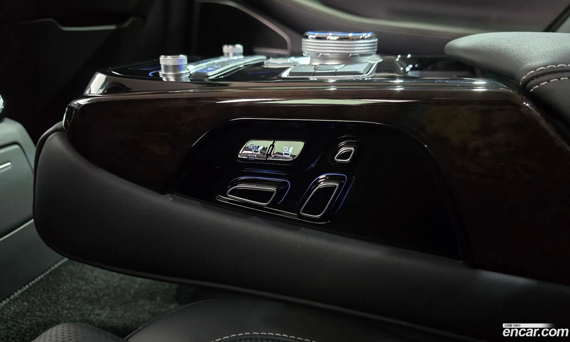 Genesis G90 2020 — 36