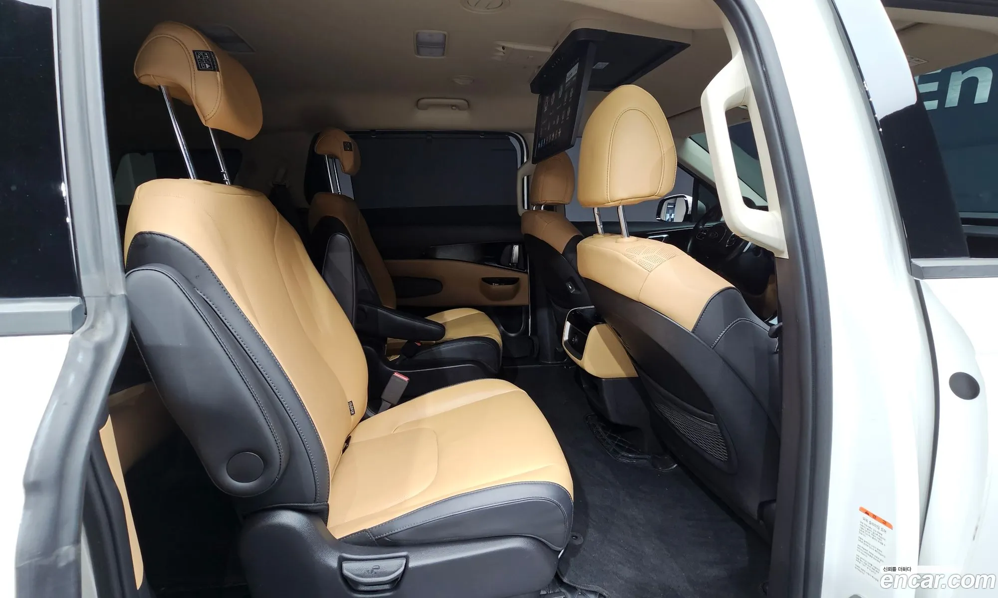 Kia Carnival 2021 KNANC81BBMS115869 — 9