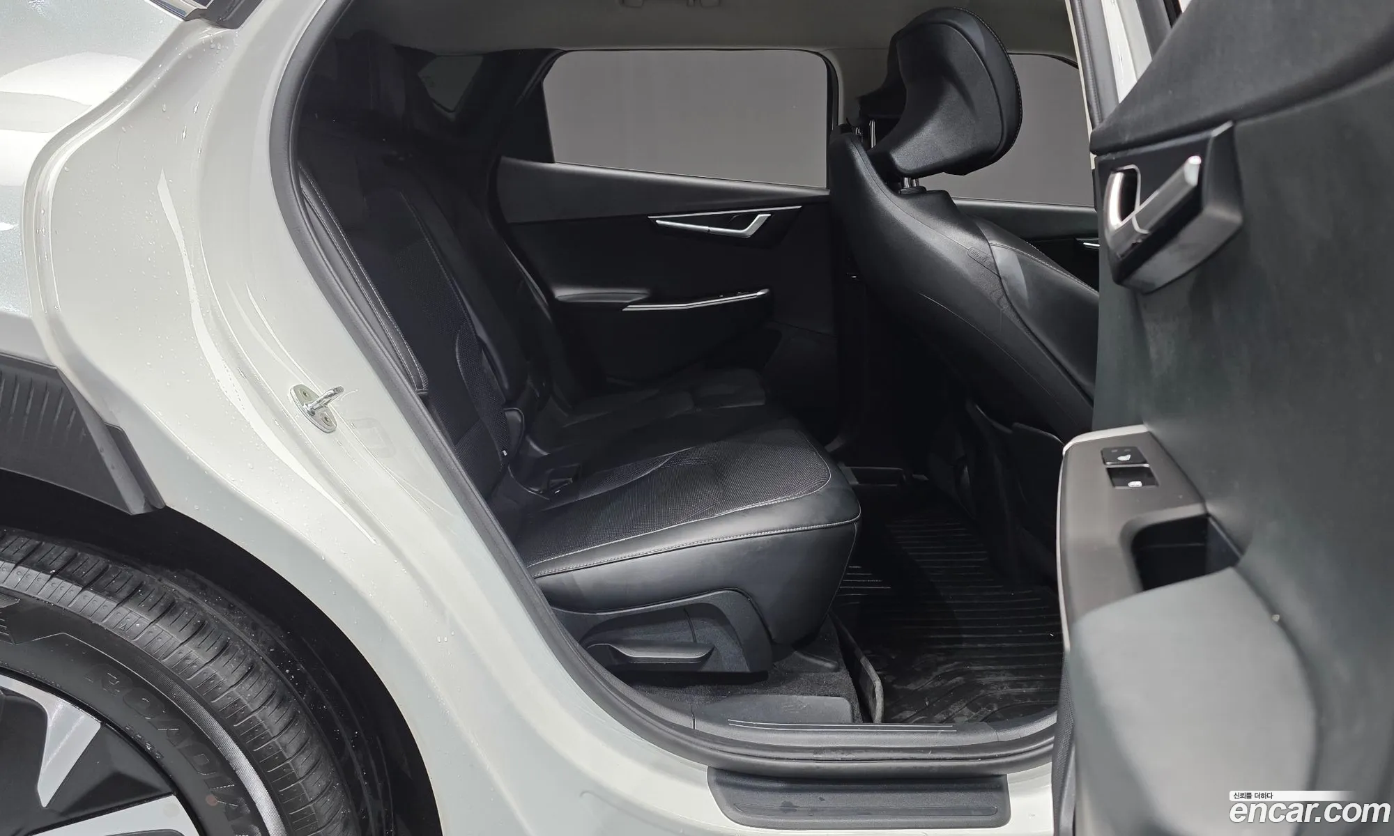Kia EV6 2022 KNAC281AFNA074441 — 2