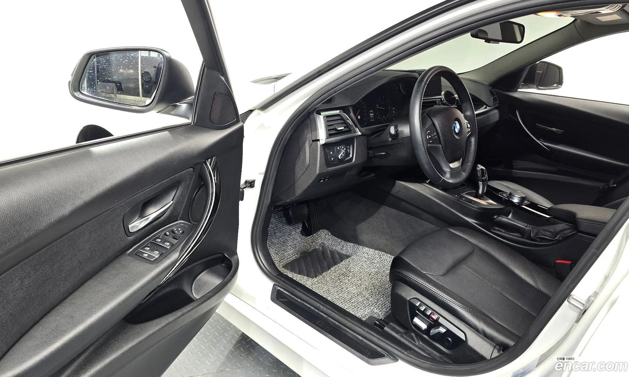 BMW 3 Series 2018 WBA8C5100JK737109 — 3