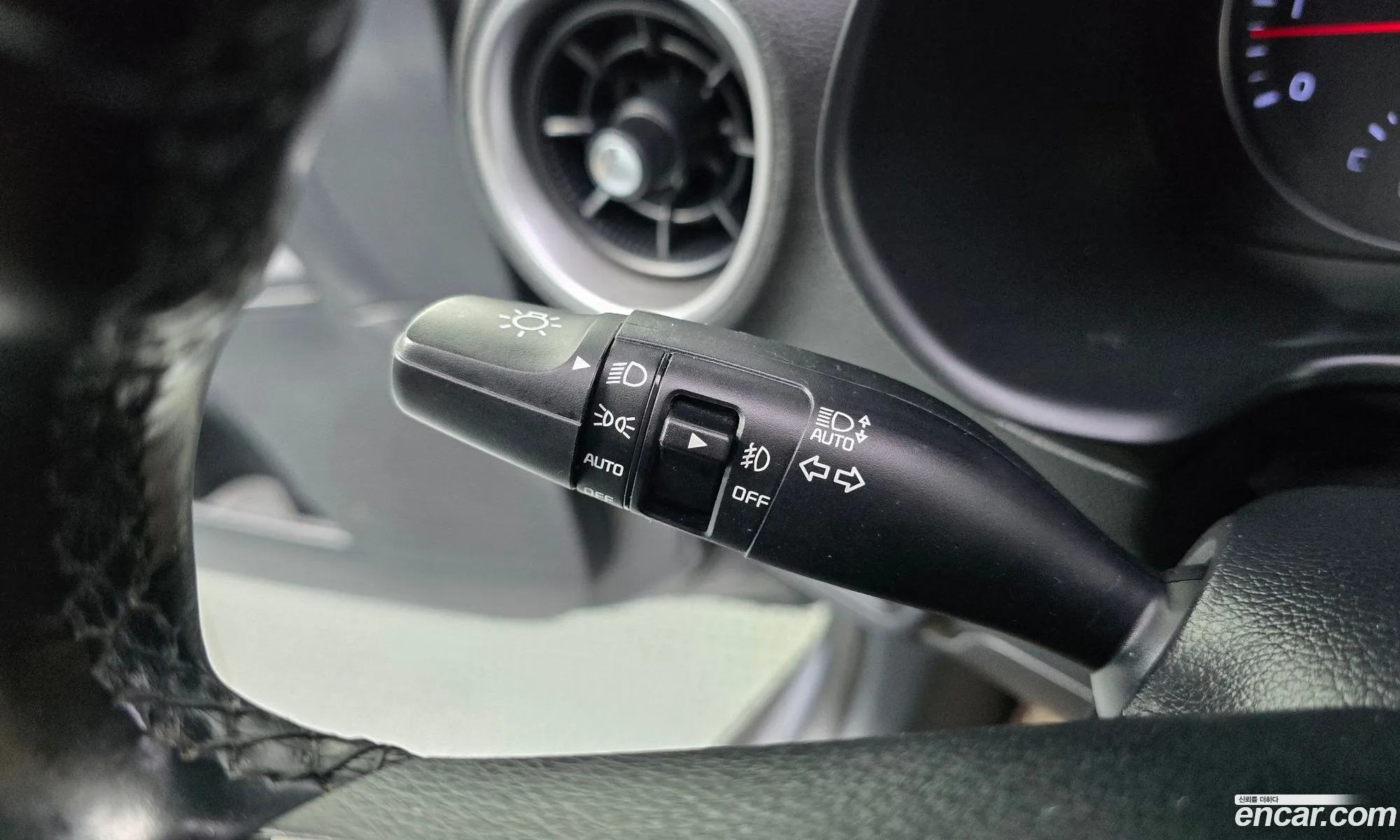 Kia K3 2018 KNAF341BEKA825660 — 17