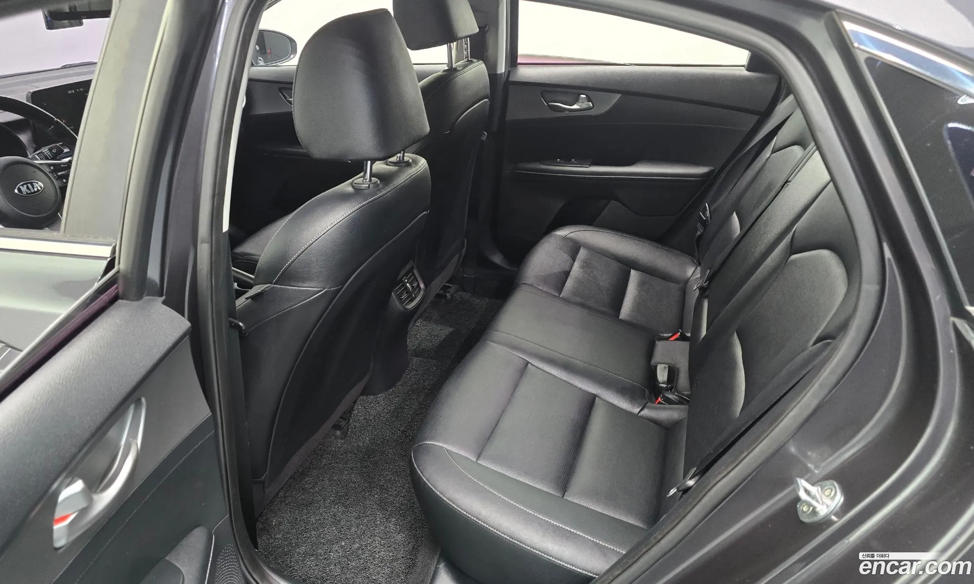 Kia K3 2018 KNAF341BEKA825660 — 30