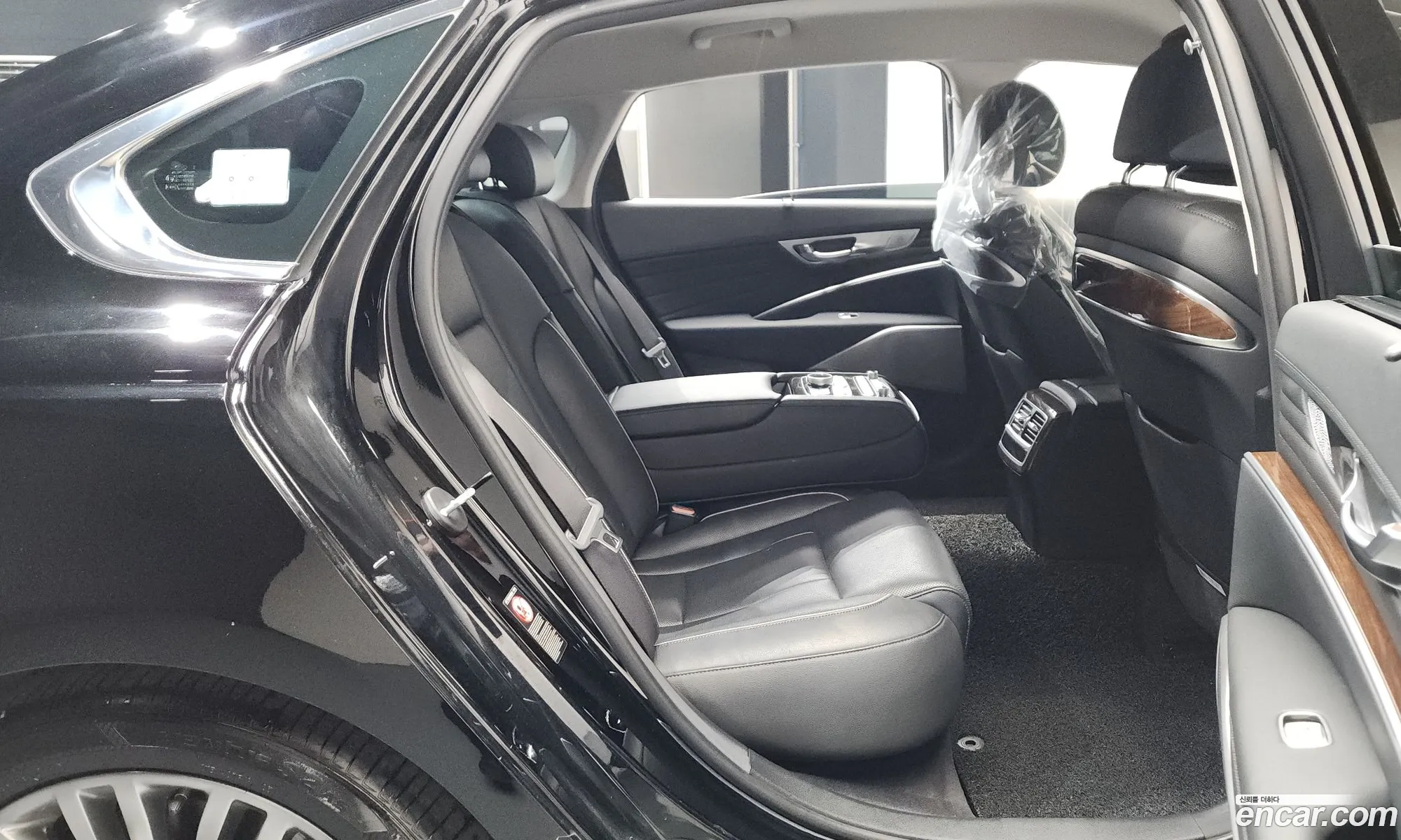 Kia The K9 2019 KNAS2418DLS019157 — 7
