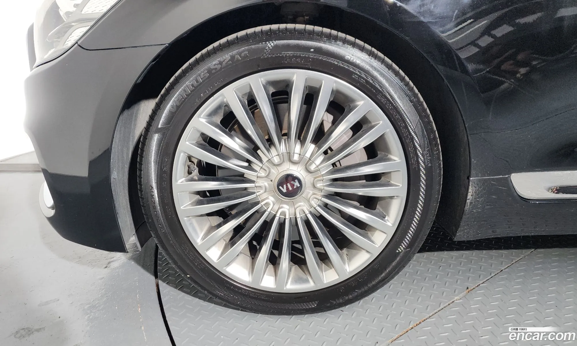 Kia The K9 2019 KNAS2418DLS019157 — 13