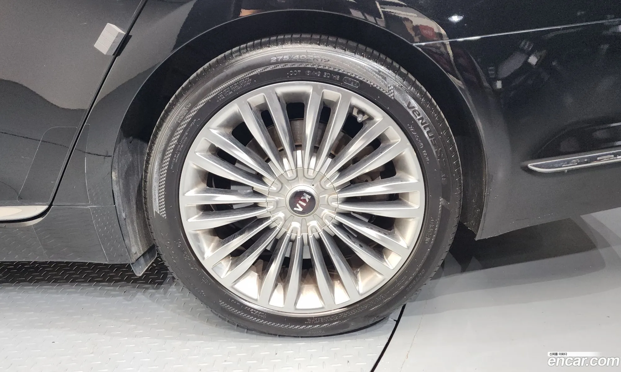 Kia The K9 2019 KNAS2418DLS019157 — 16