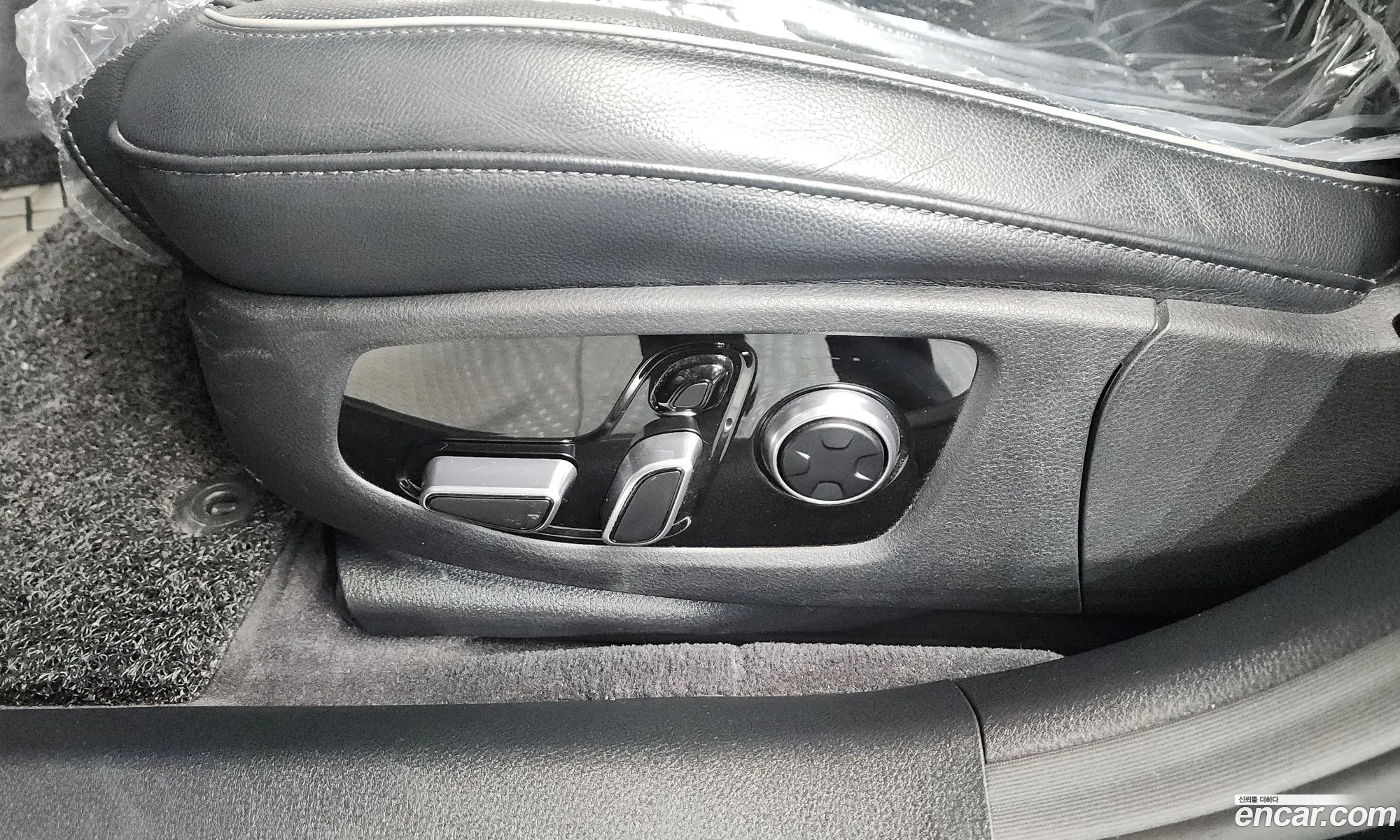 Kia The K9 2019 KNAS2418DLS019157 — 4