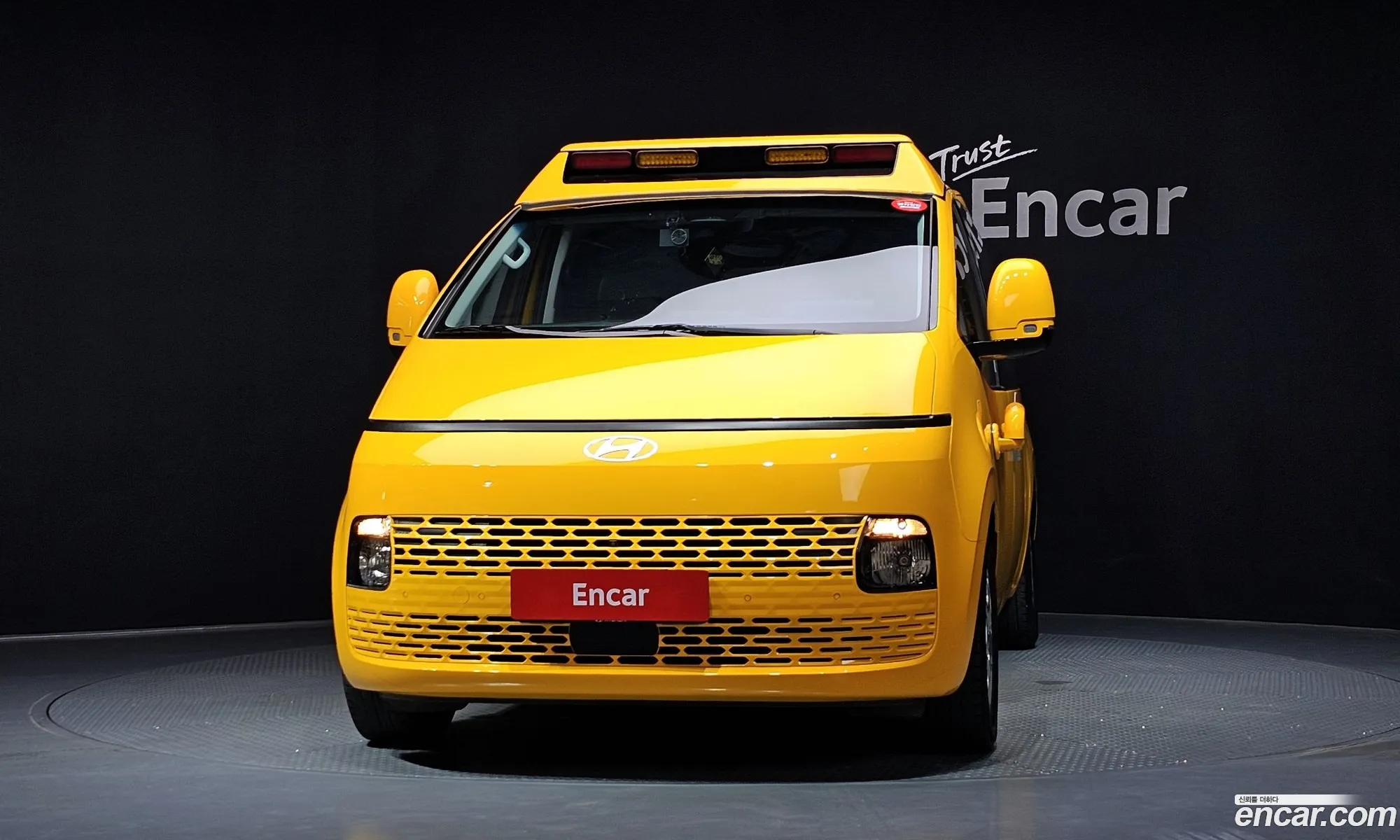 Hyundai Staria 2024 — 17