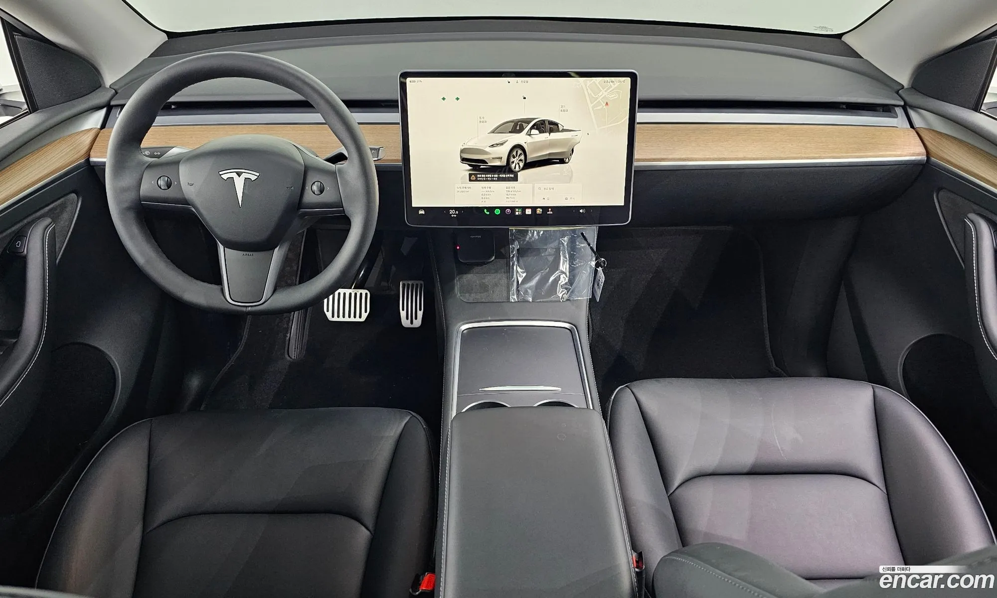 Tesla Model Y 2024 LRWYGCFS3RC415332 — 25