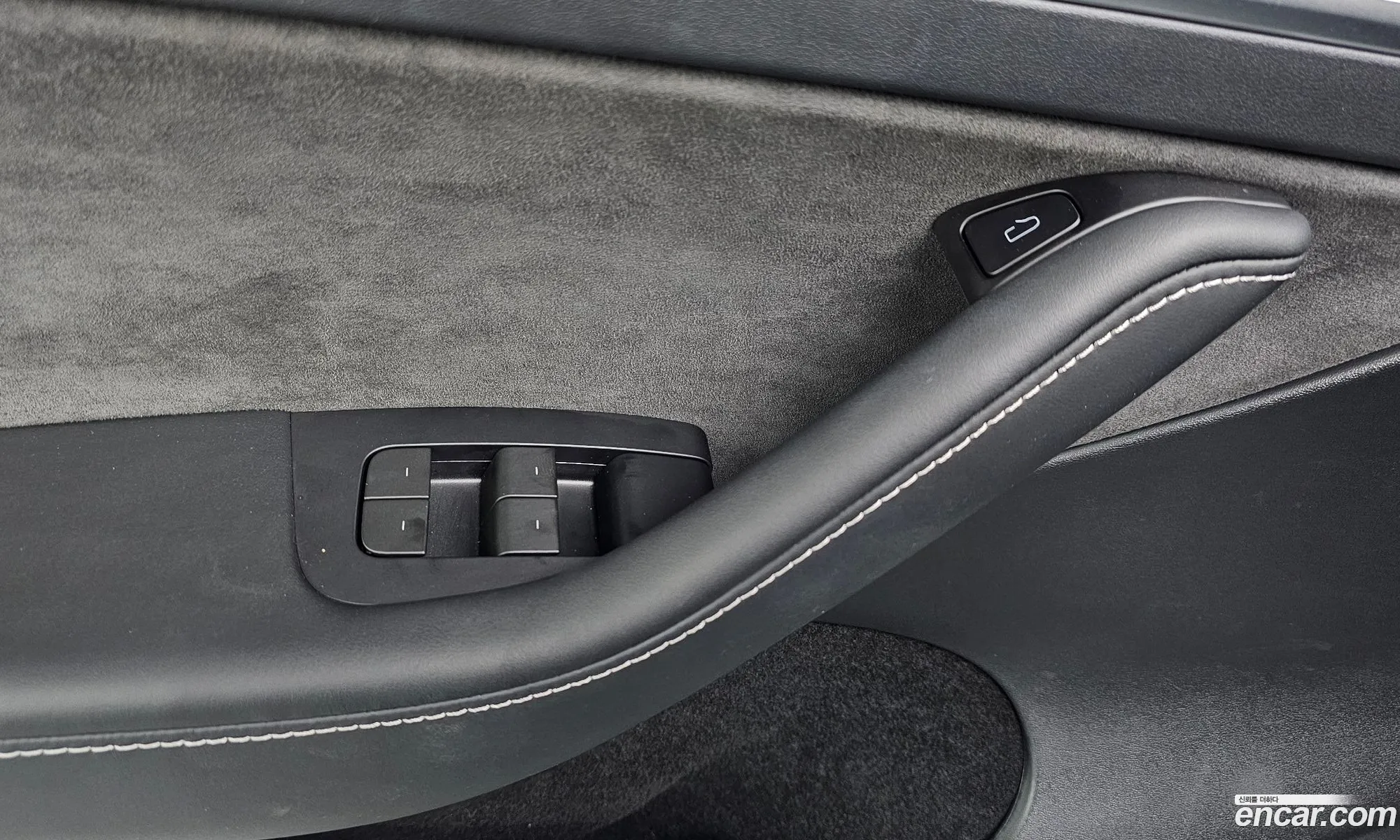 Tesla Model Y 2024 LRWYGCFS3RC415332 — 28