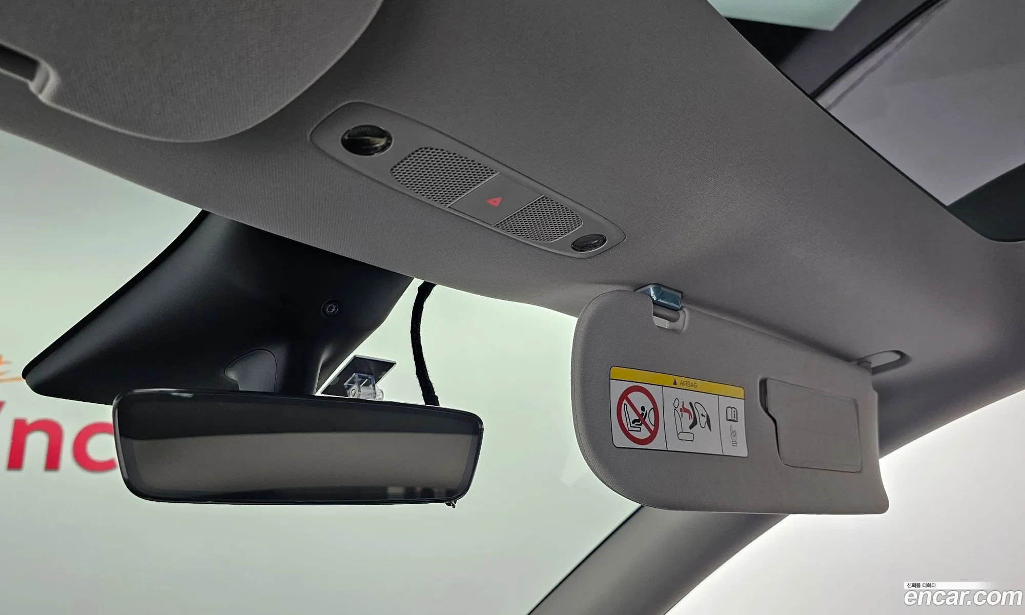 Tesla Model Y 2024 LRWYGCFS3RC415332 — 3