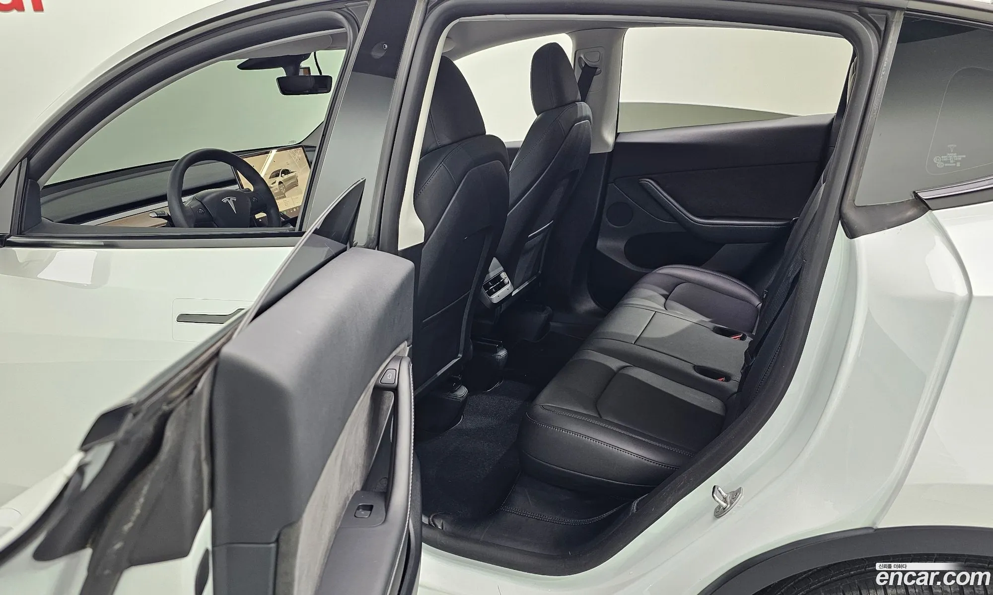 Tesla Model Y 2024 LRWYGCFS3RC415332 — 9