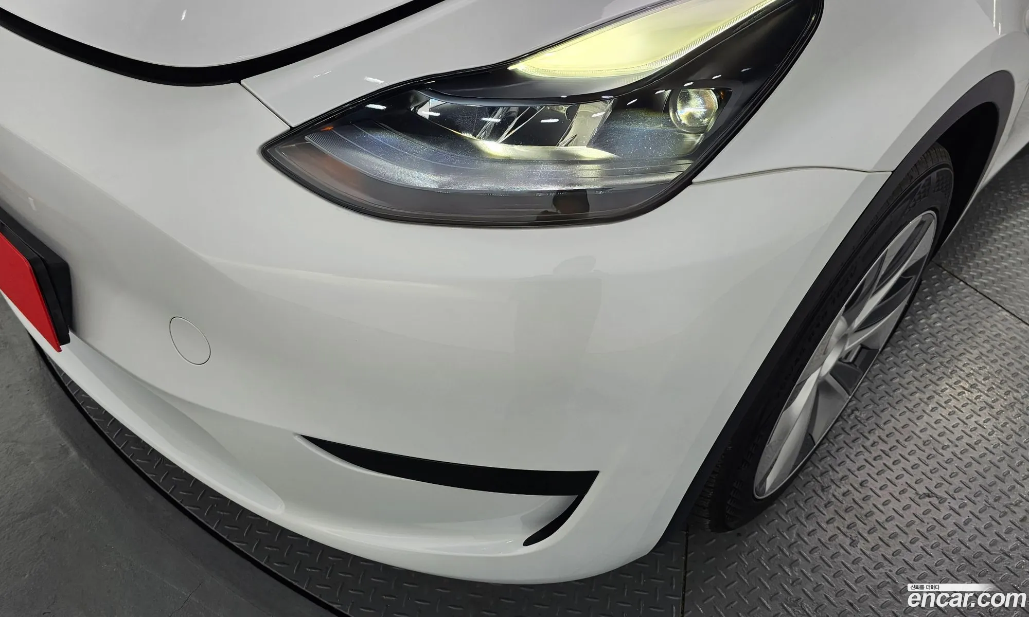 Tesla Model Y 2024 LRWYGCFS3RC415332 — 26