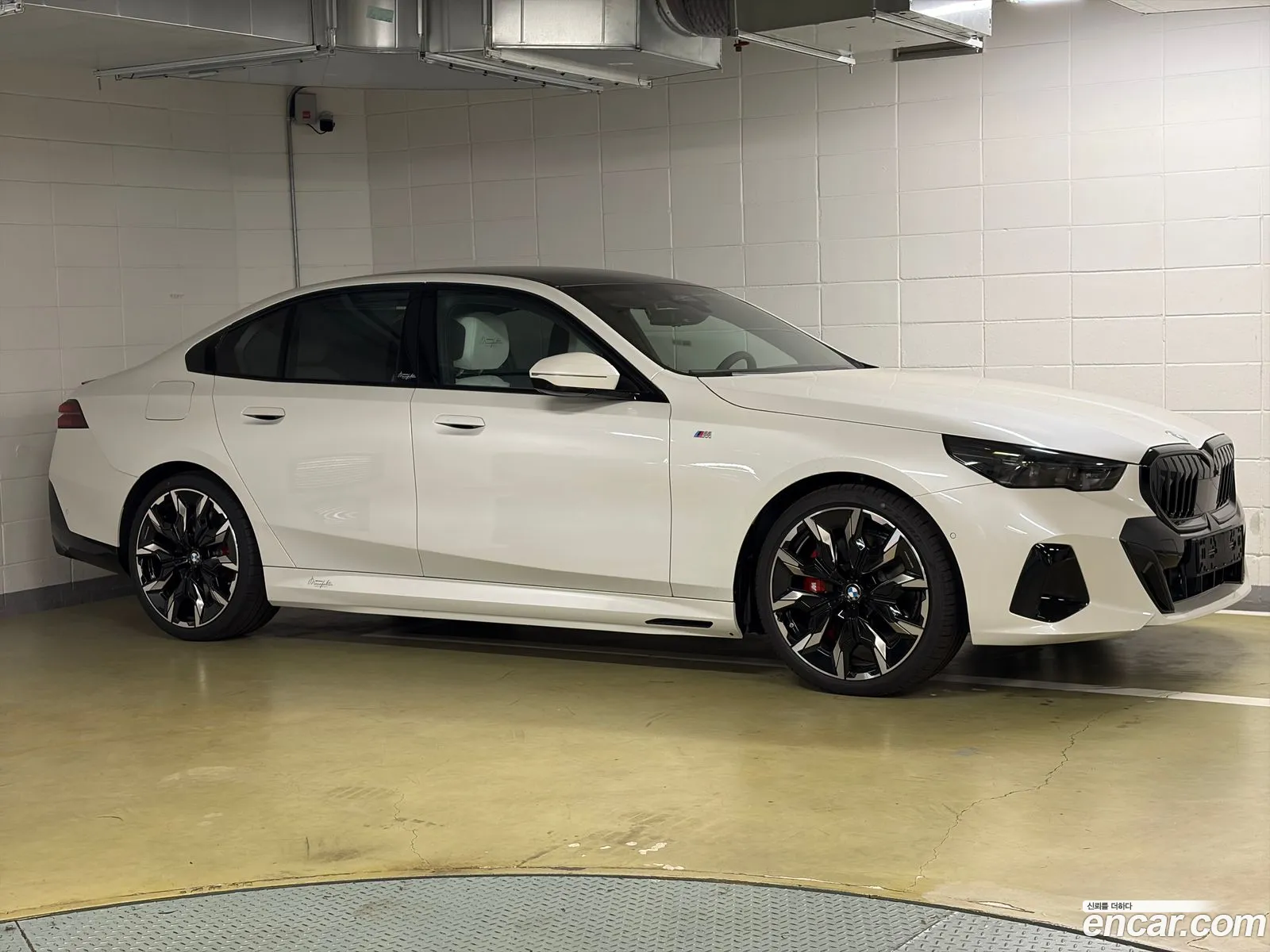 BMW 5 Series 2025 — 11