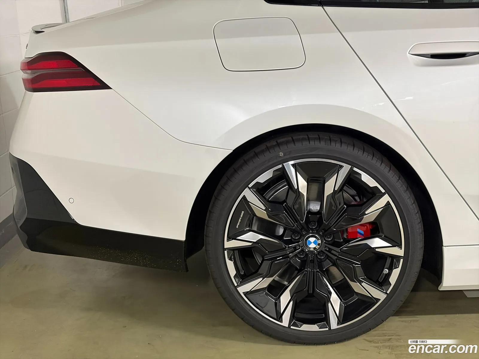 BMW 5 Series 2025 — 13