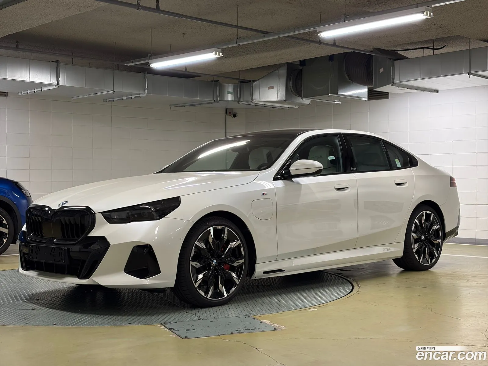 BMW 5 Series 2025 — 16