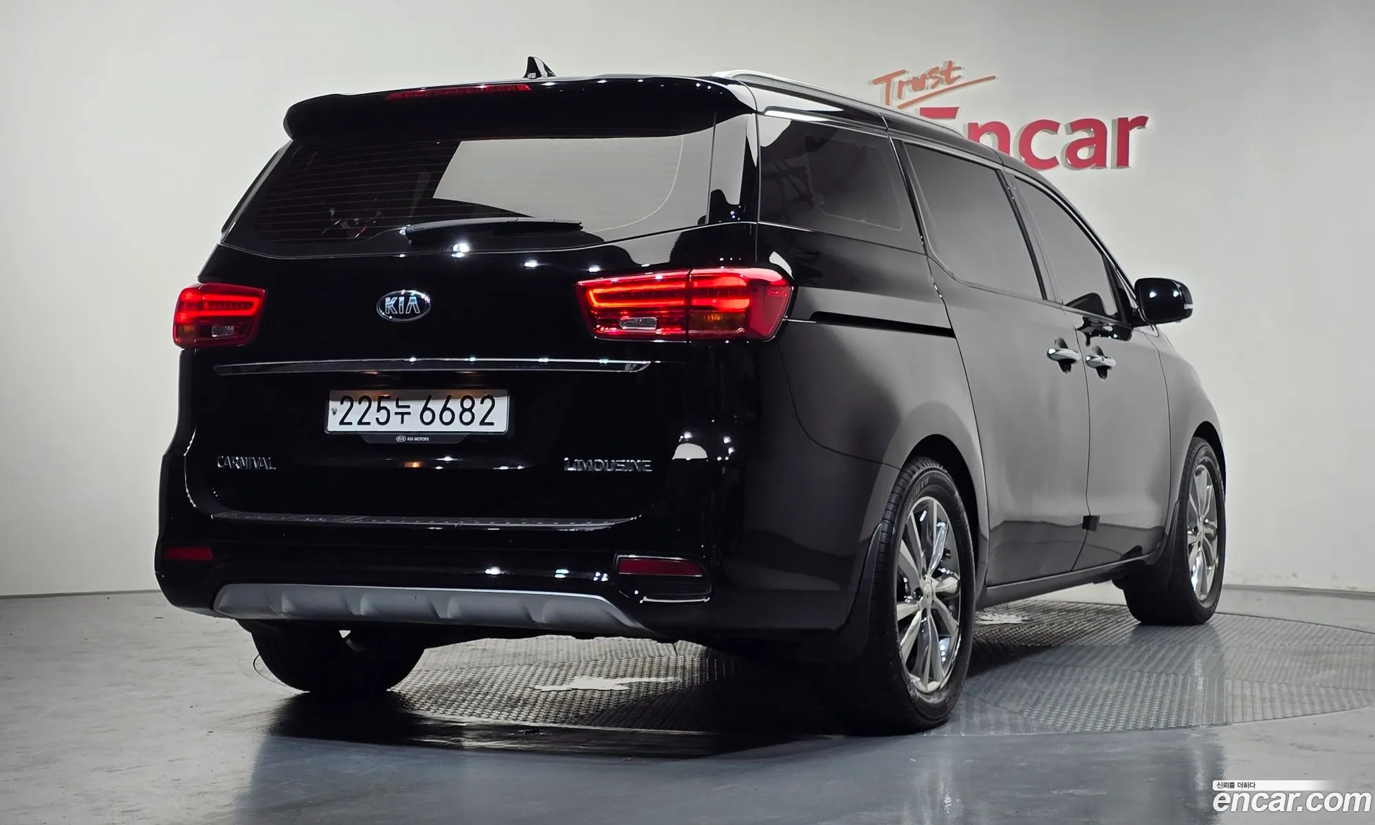 Kia Carnival 2020 — 25
