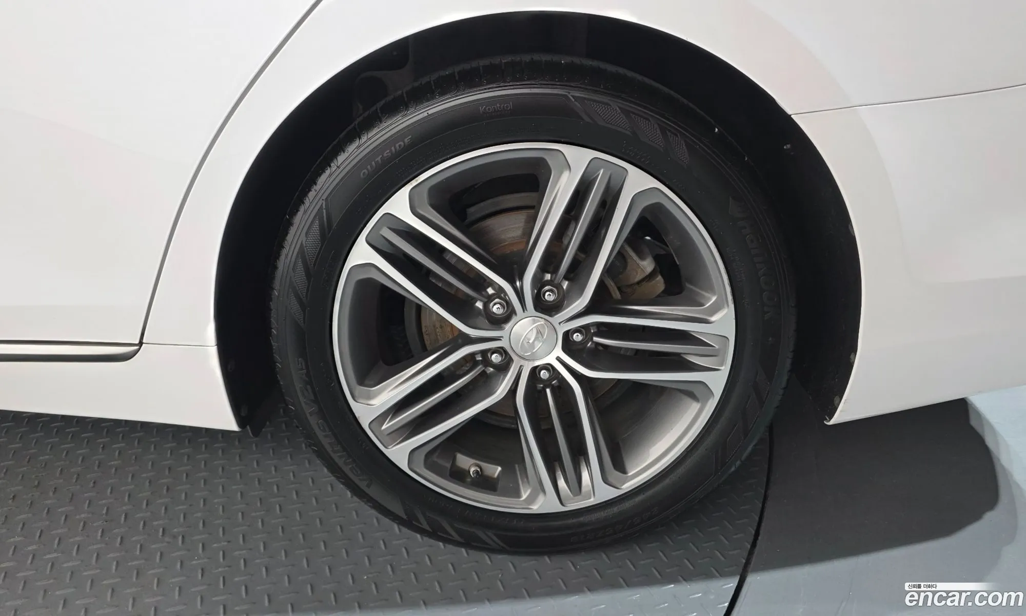 Hyundai Grandeur IG 2019 — 23