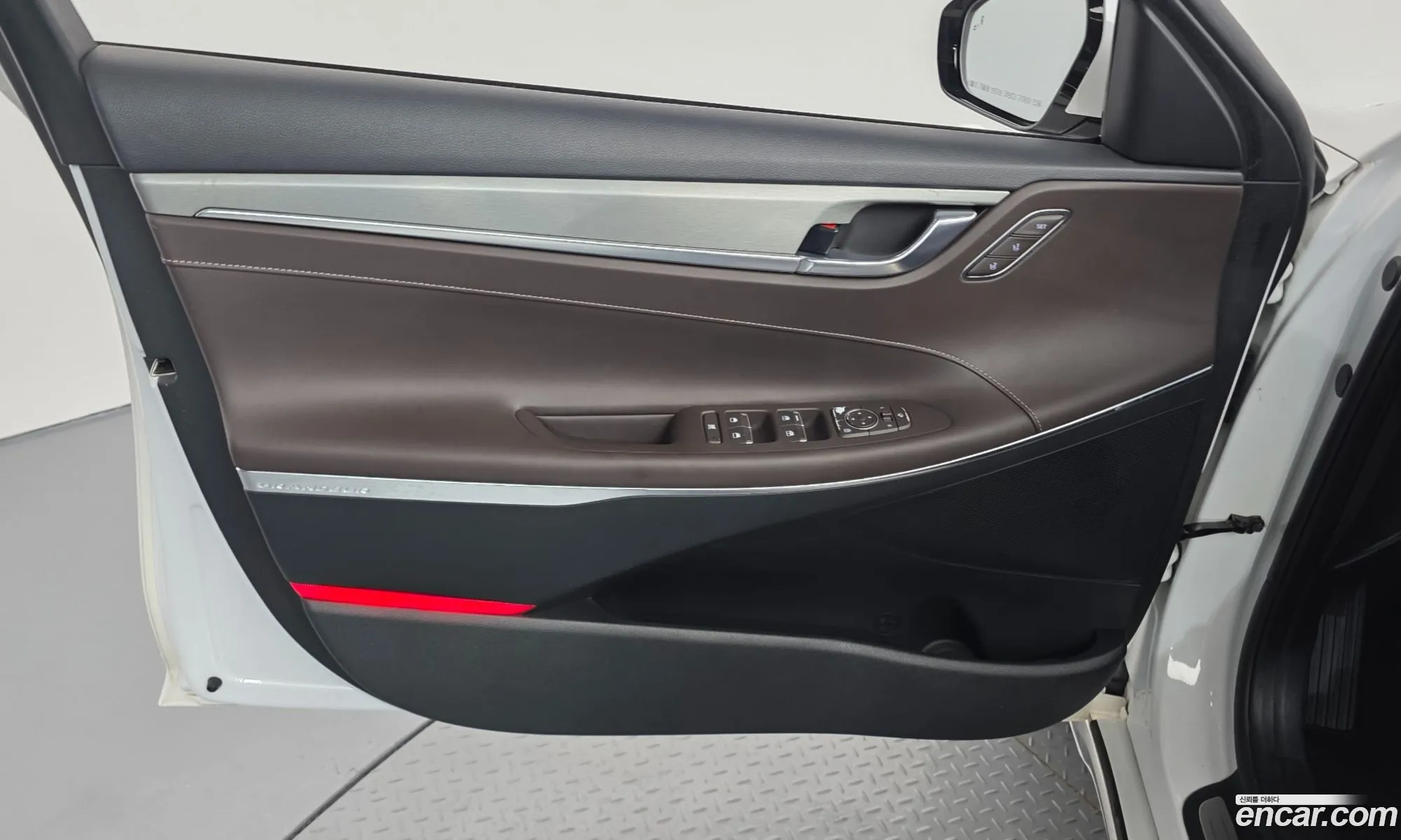 Hyundai Grandeur IG 2019 — 29