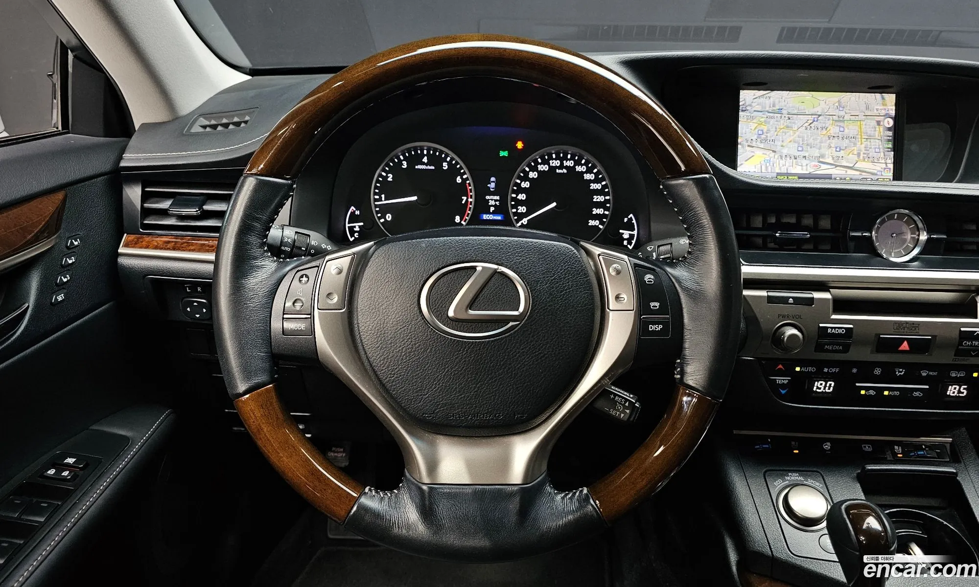 Lexus ES350 2015 — 12