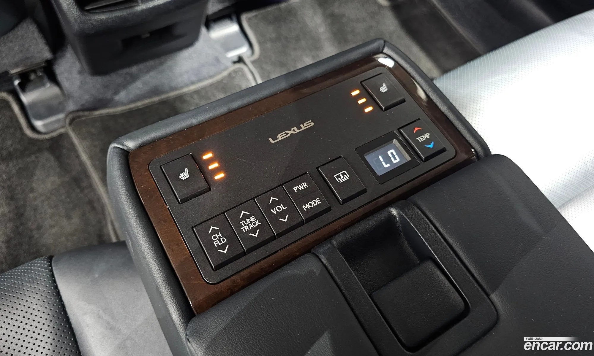 Lexus ES350 2015 — 19