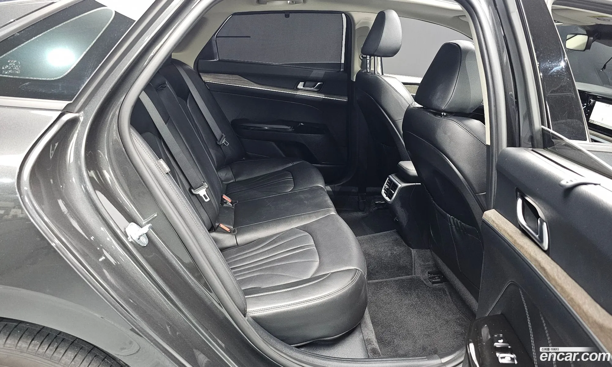 Kia K5 2020 KNAG541ABMA090494 — 32