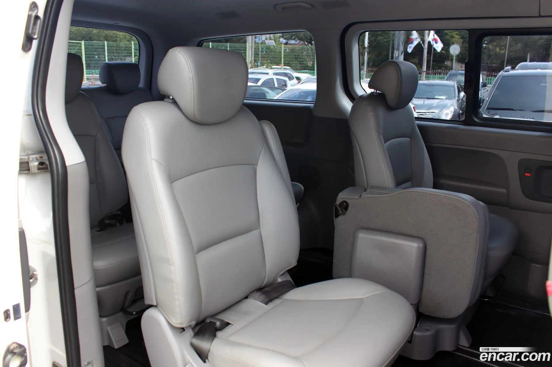 Hyundai Grand Starex 2015 — 13