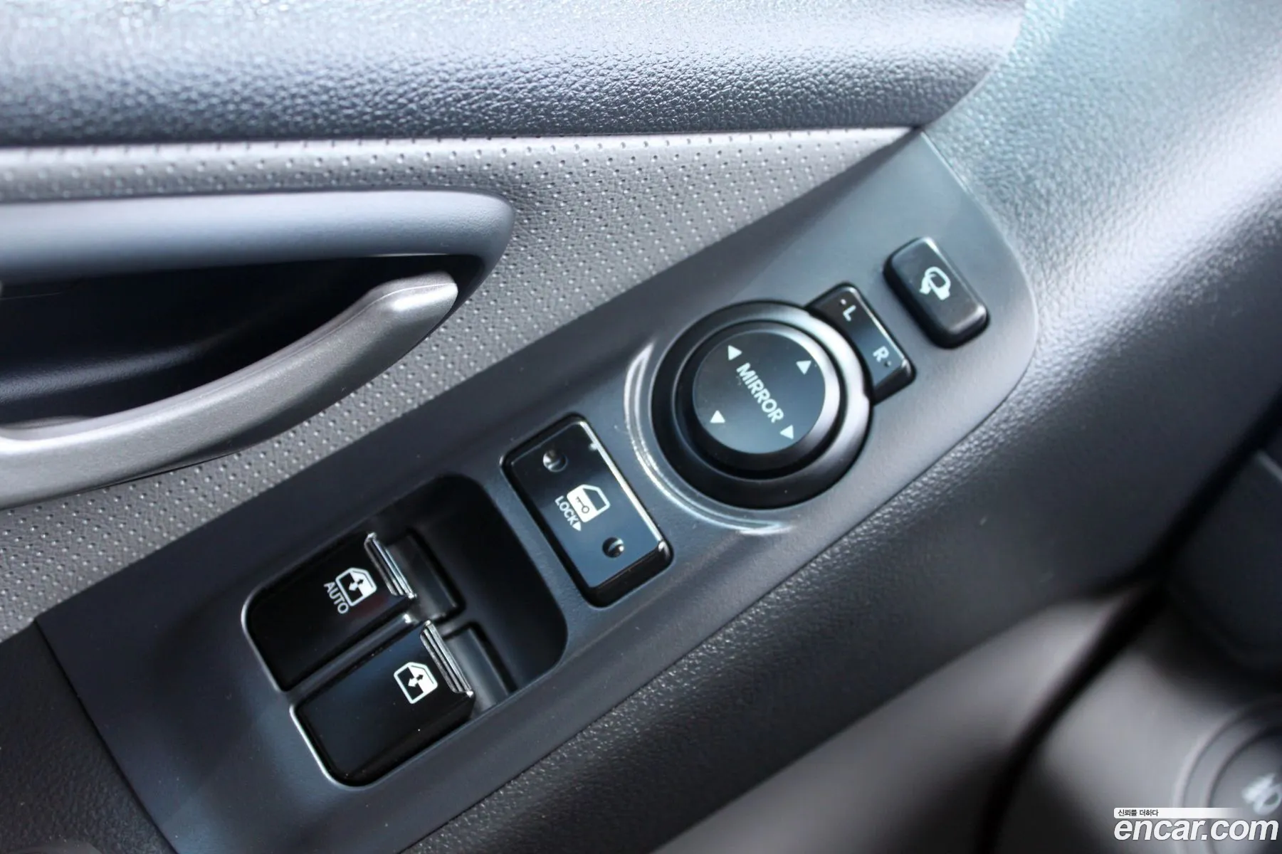 Hyundai Grand Starex 2015 — 12