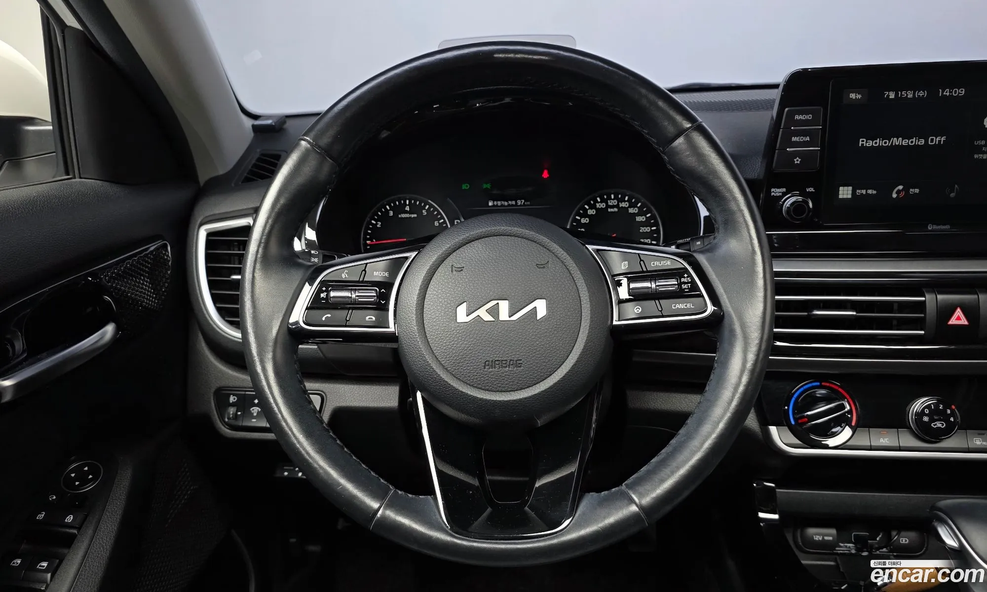 Kia Seltos 2020 KNAET812GLK091257 — 13