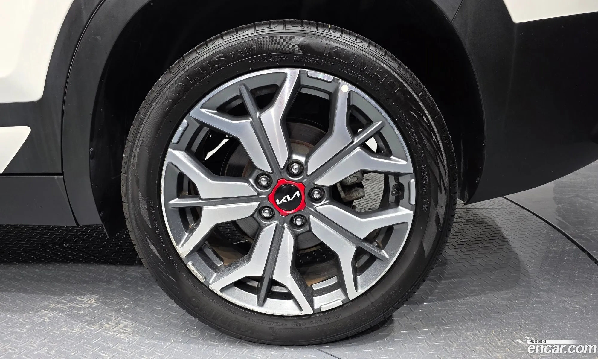 Kia Seltos 2020 KNAET812GLK091257 — 11