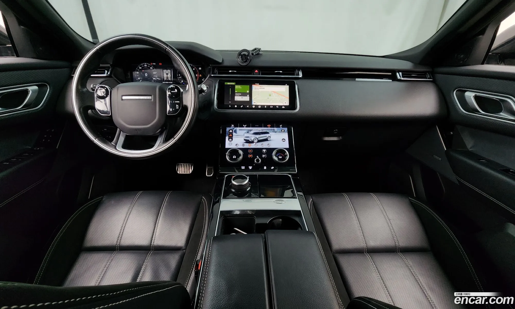 Land Rover Range Rover Velar 2018 — 31
