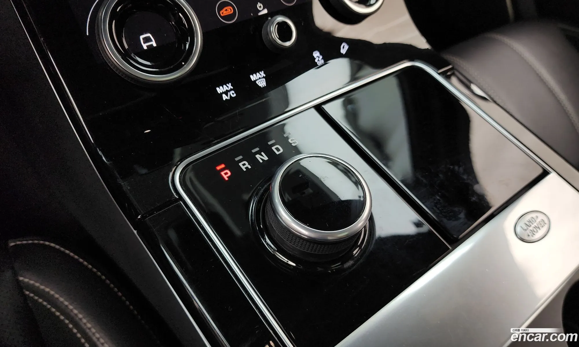 Land Rover Range Rover Velar 2018 — 10
