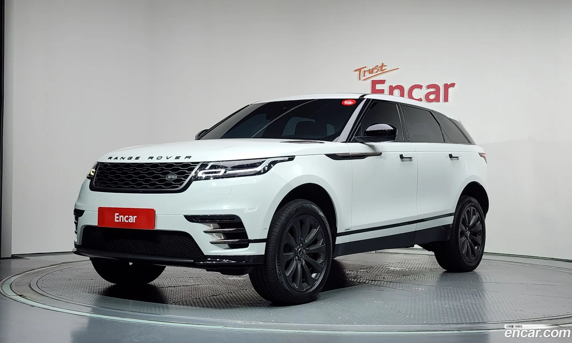 Land Rover Range Rover Velar 2018 — 11