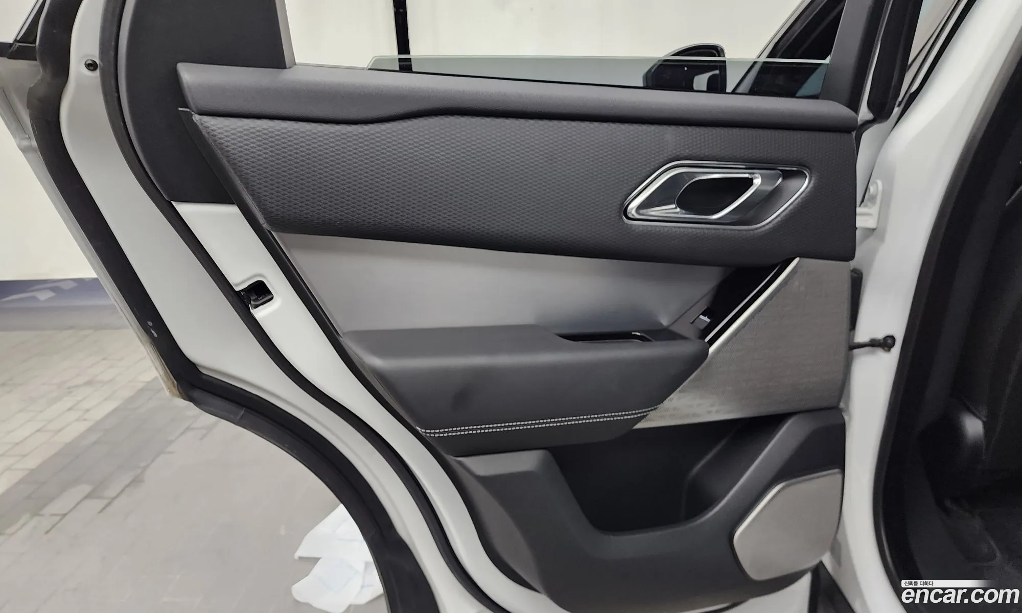 Land Rover Range Rover Velar 2018 — 30