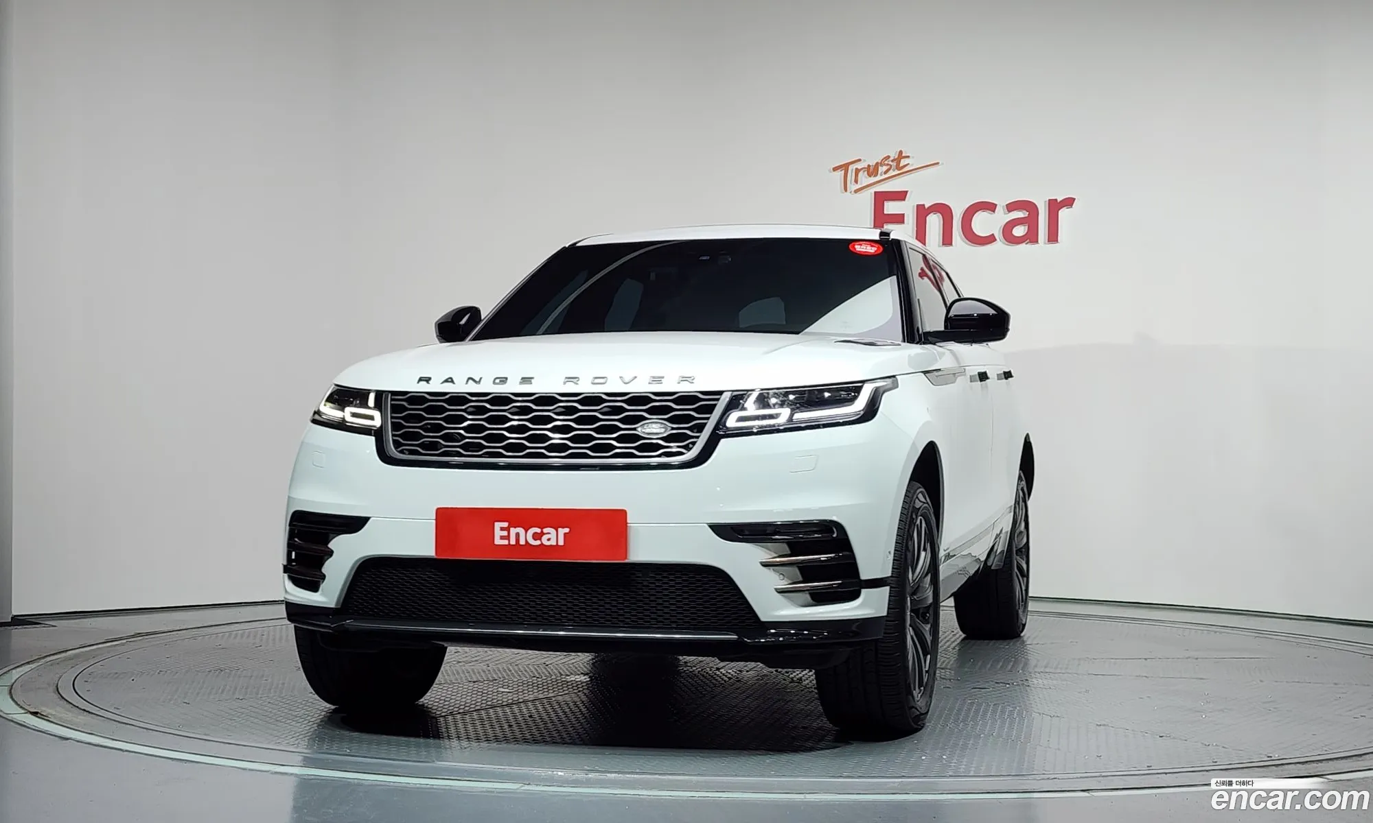 Land Rover Range Rover Velar 2018 — 27