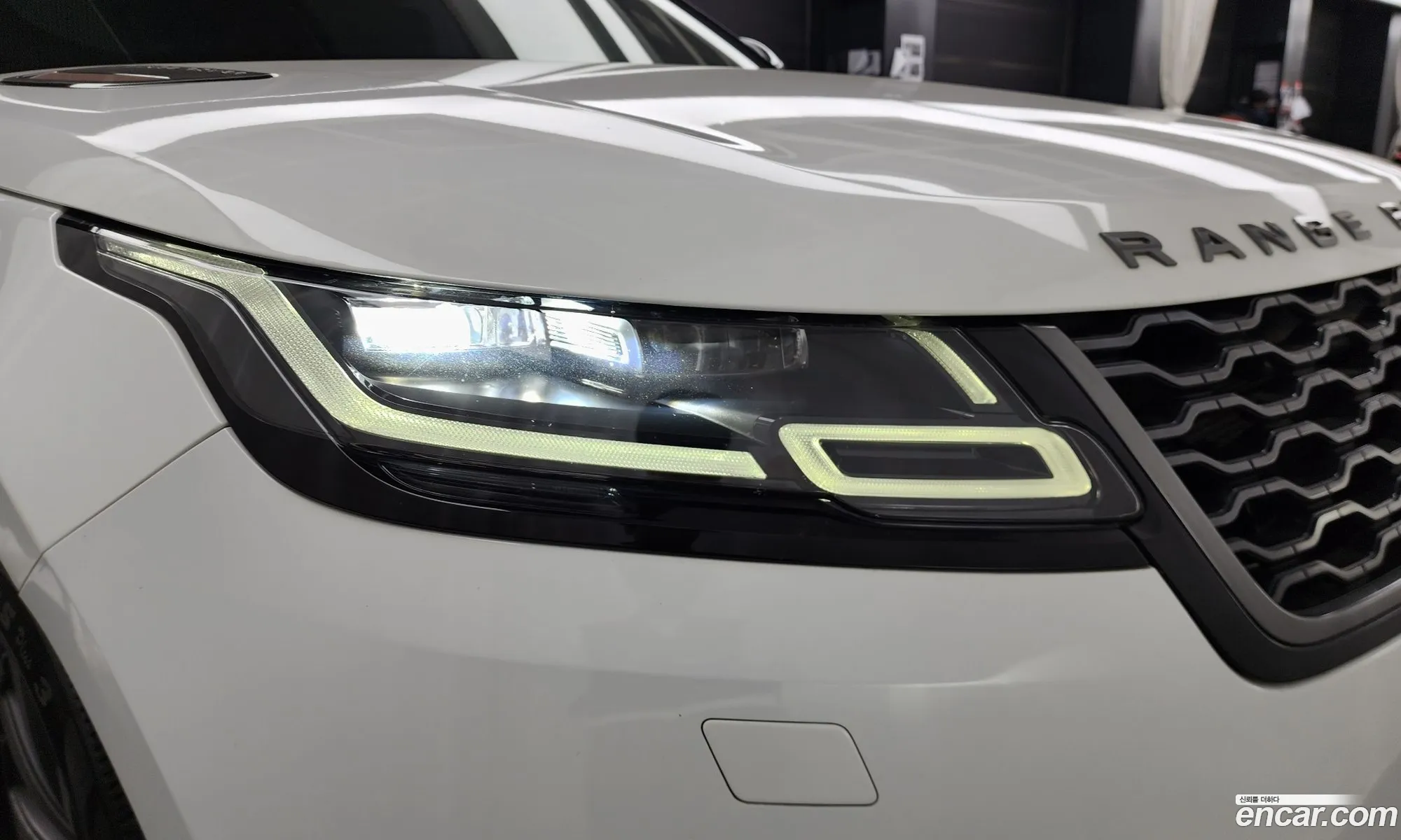 Land Rover Range Rover Velar 2018 — 13