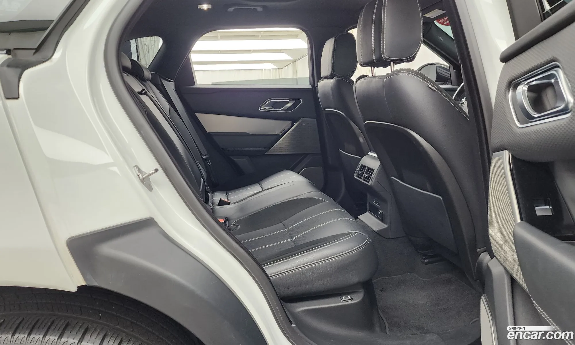 Land Rover Range Rover Velar 2018 — 21