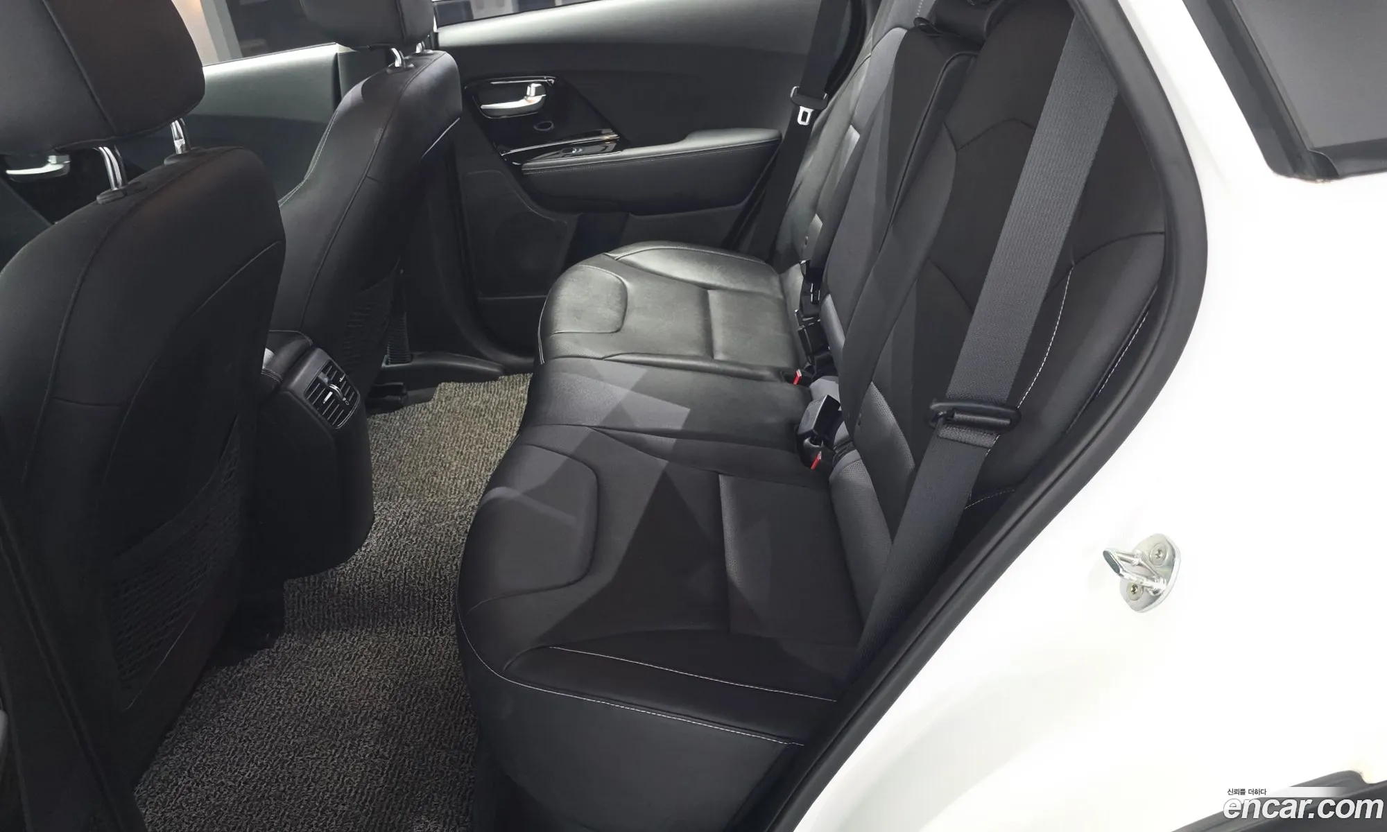 Kia Niro EV 2020 KNACB81GFLA038560 — 30