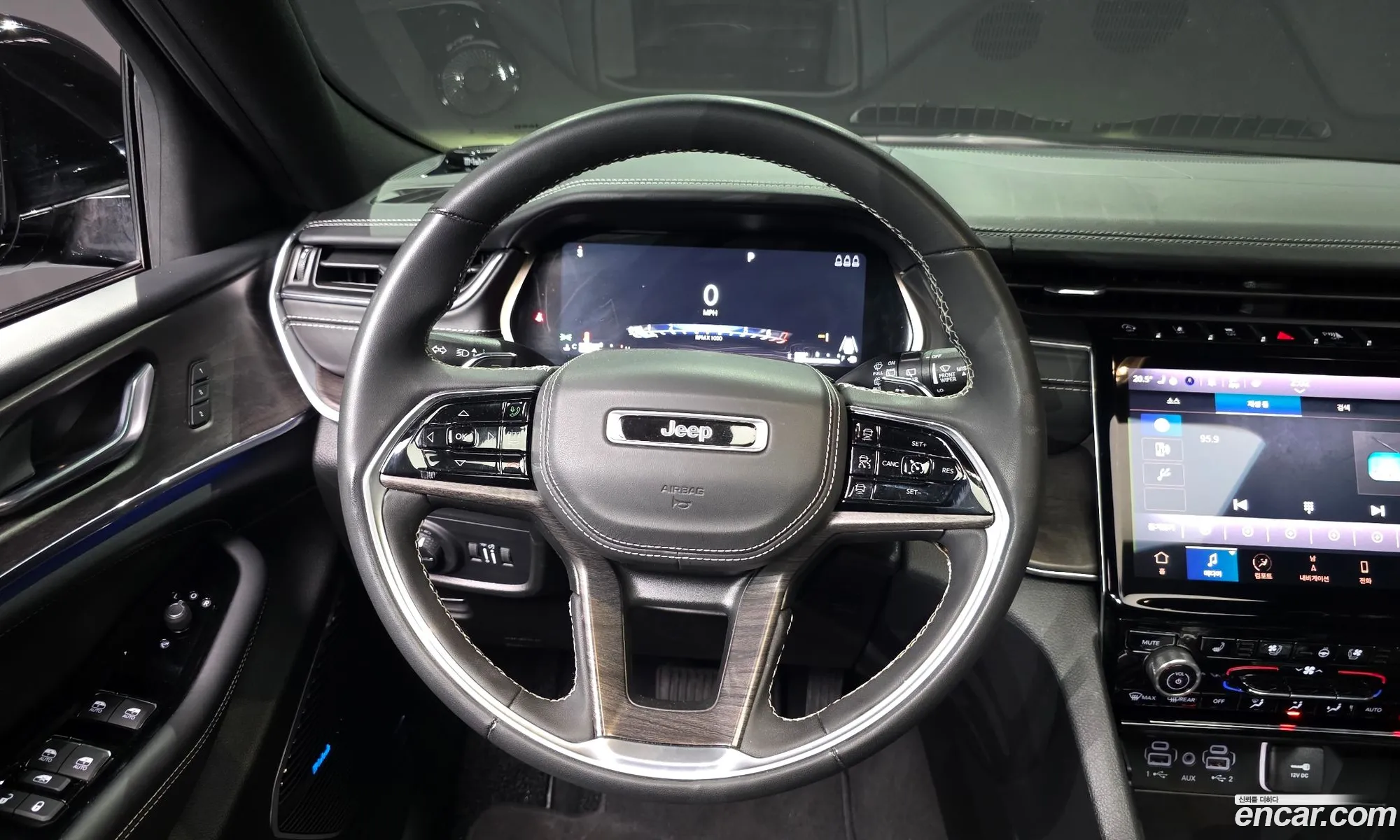 Jeep Grand Cherokee 2023 — 16