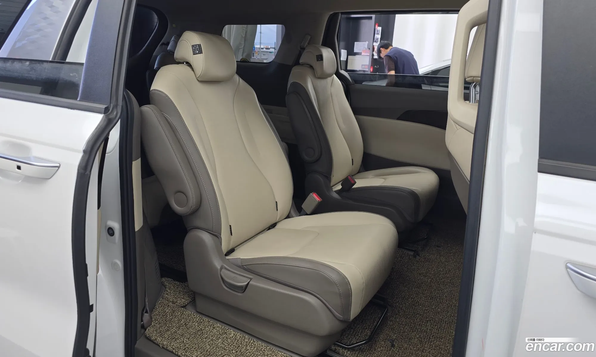 Kia Carnival 2021 KNANB81BBMS117396 — 6