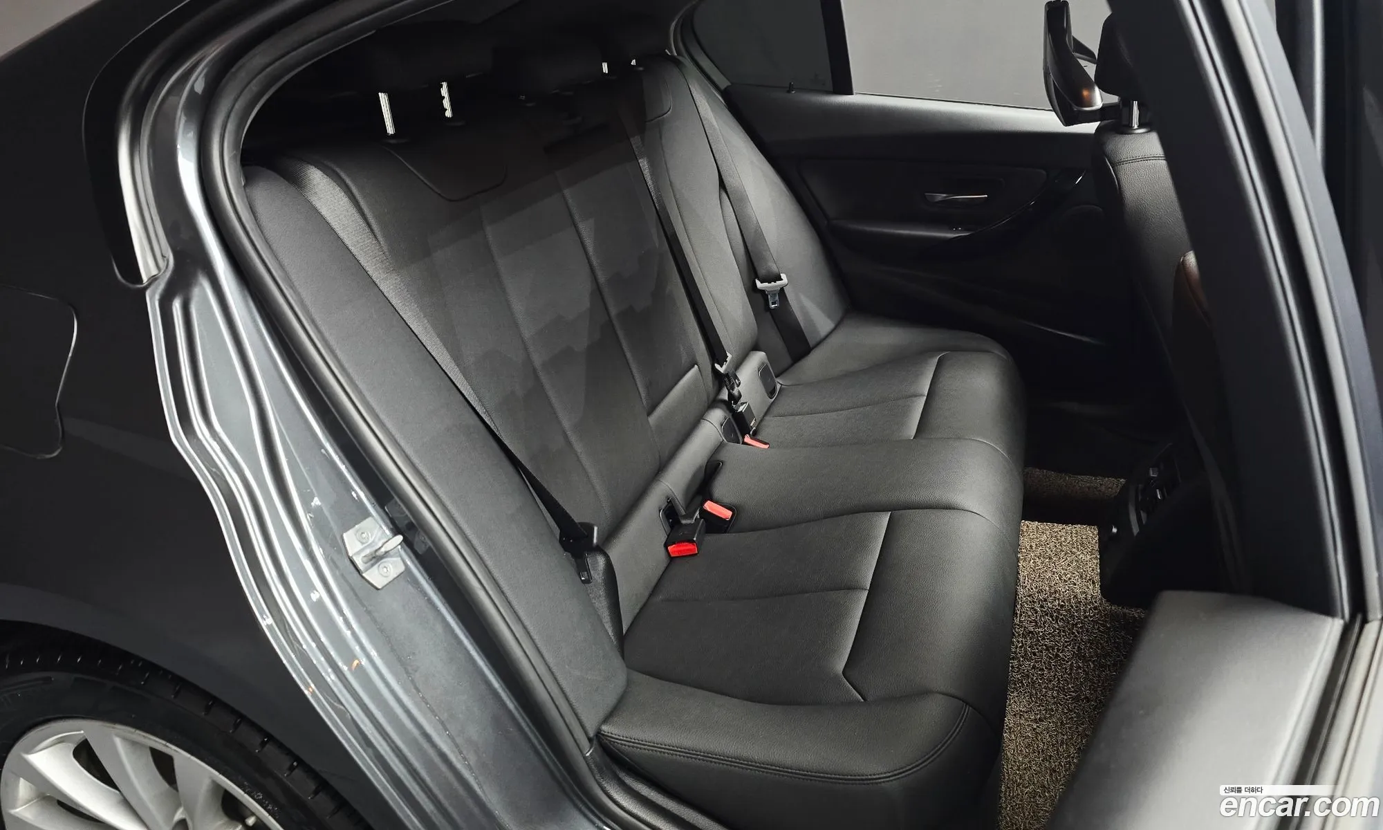 BMW 3 Series 2018 WBA8C5100JK736431 — 25