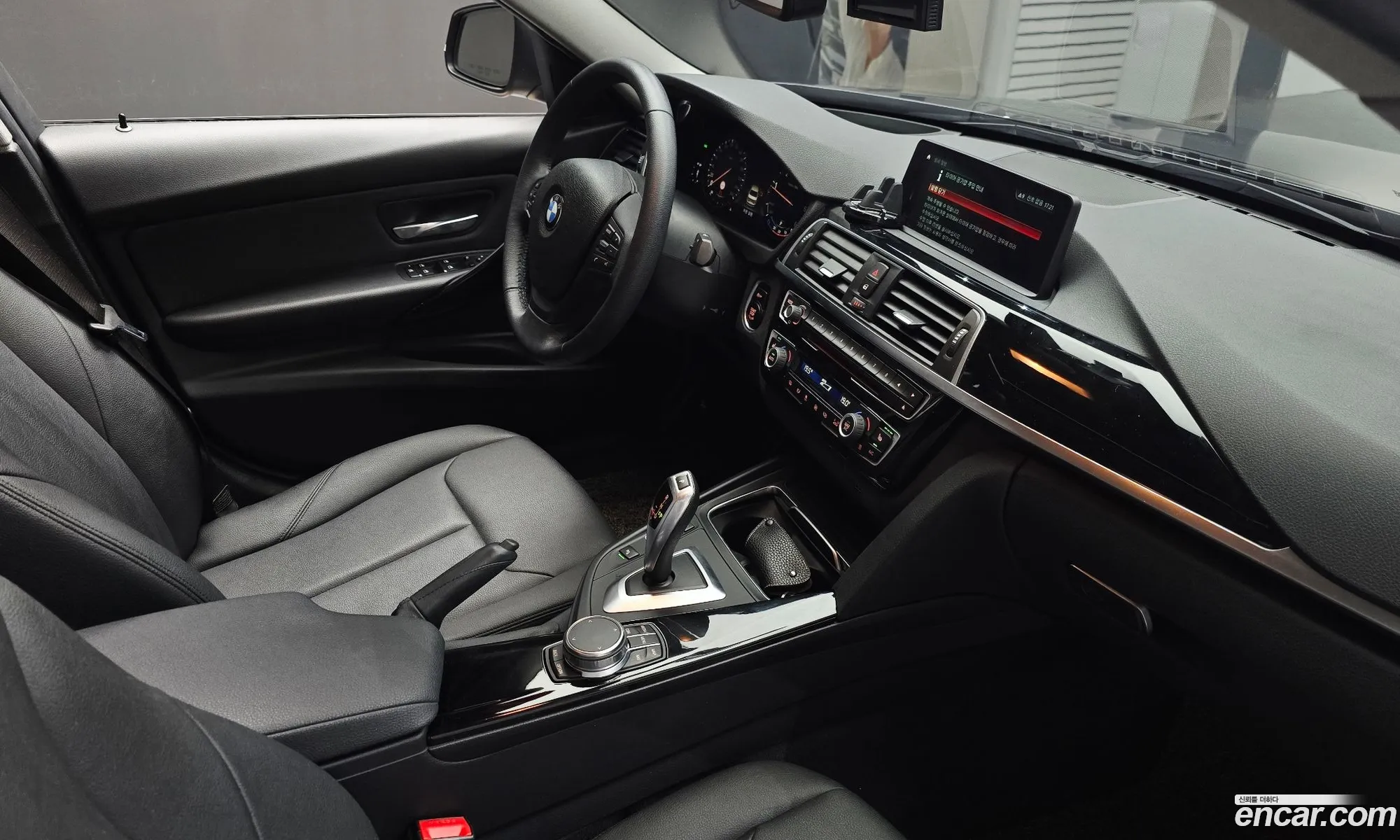 BMW 3 Series 2018 WBA8C5100JK736431 — 3