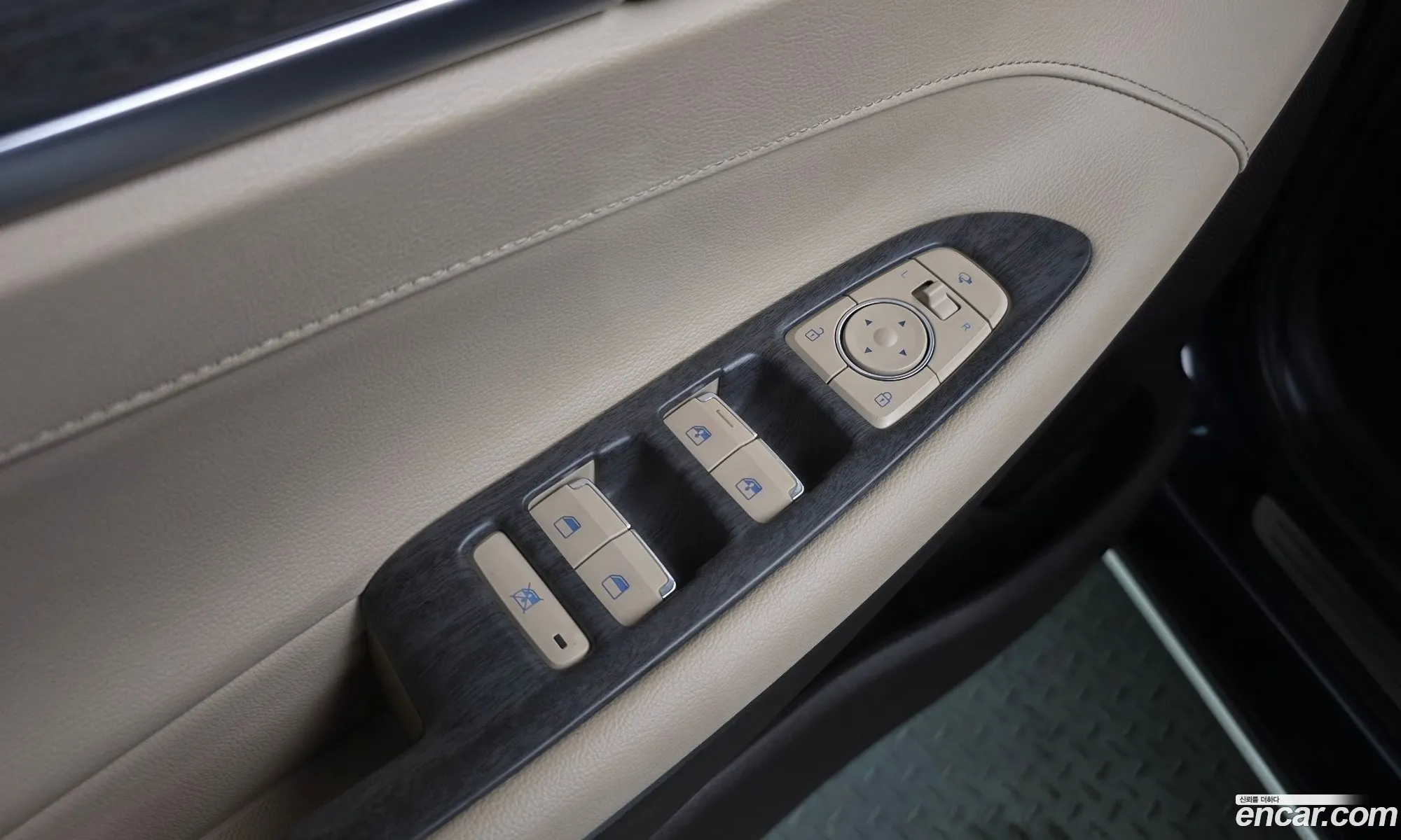 Hyundai Grandeur IG 2018 — 15