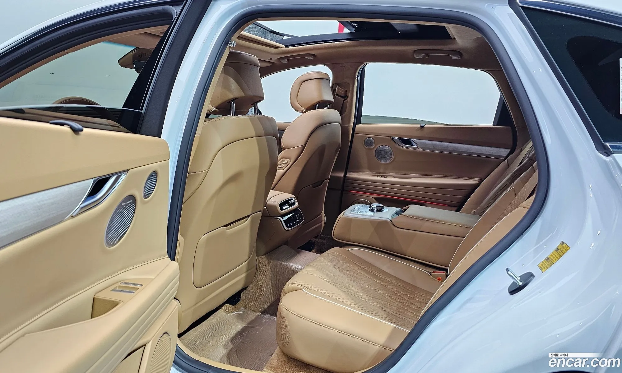 Genesis G80 2024 KMTGB41CDSU253285 — 9