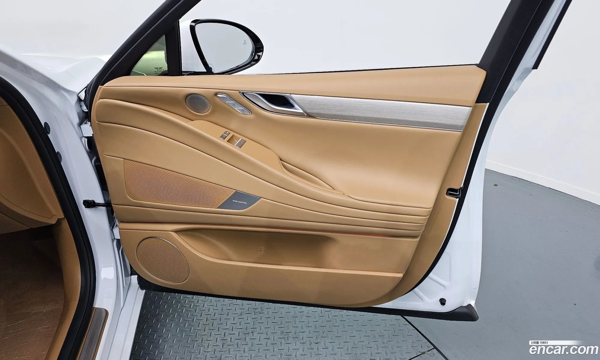 Genesis G80 2024 KMTGB41CDSU253285 — 5