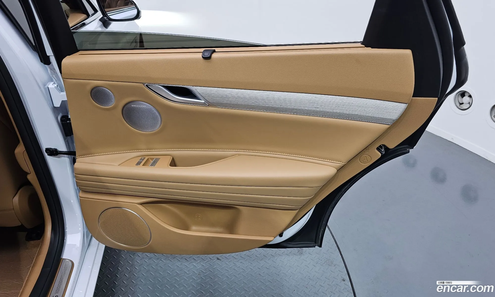 Genesis G80 2024 KMTGB41CDSU253285 — 12
