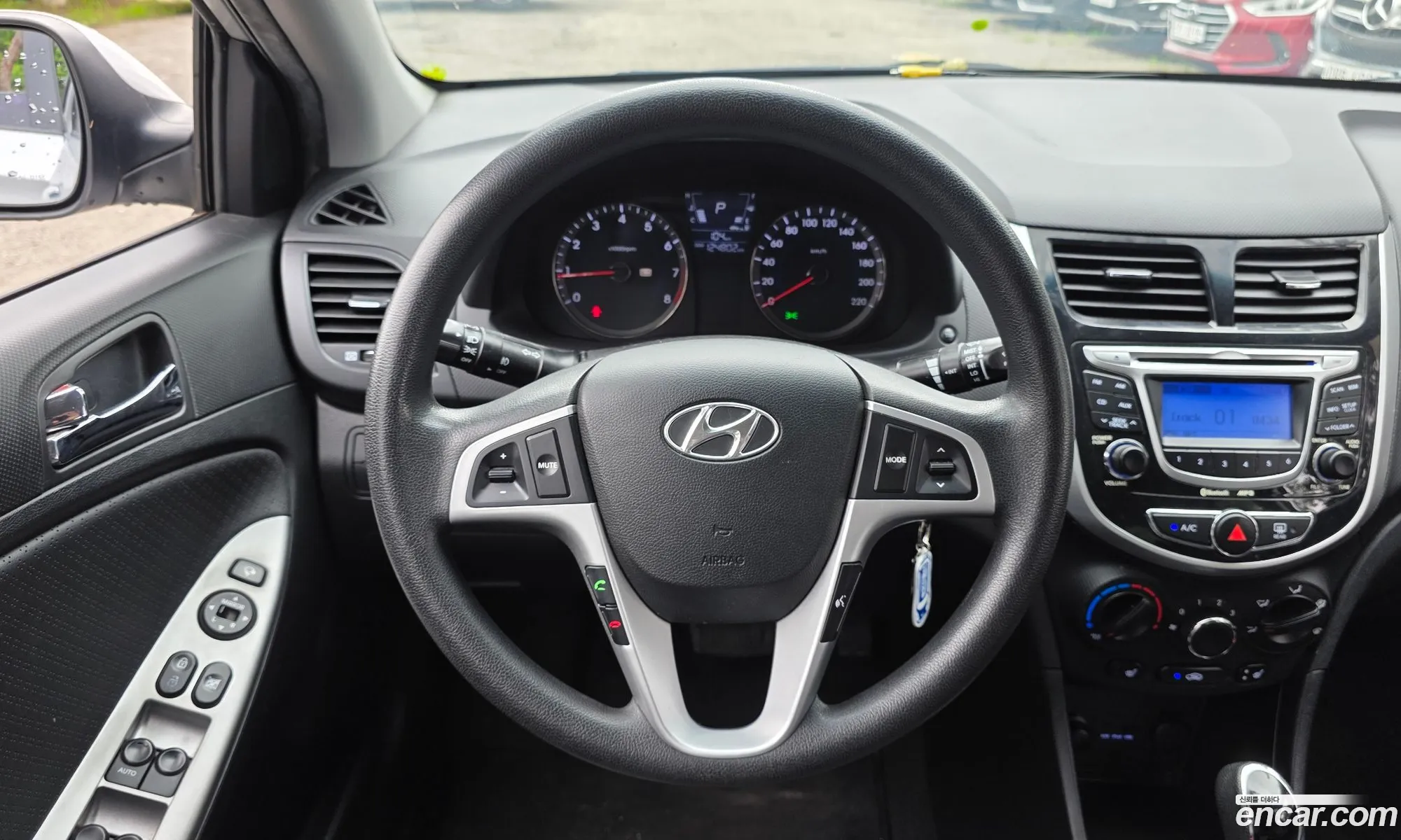 Hyundai Accent 2011 — 11