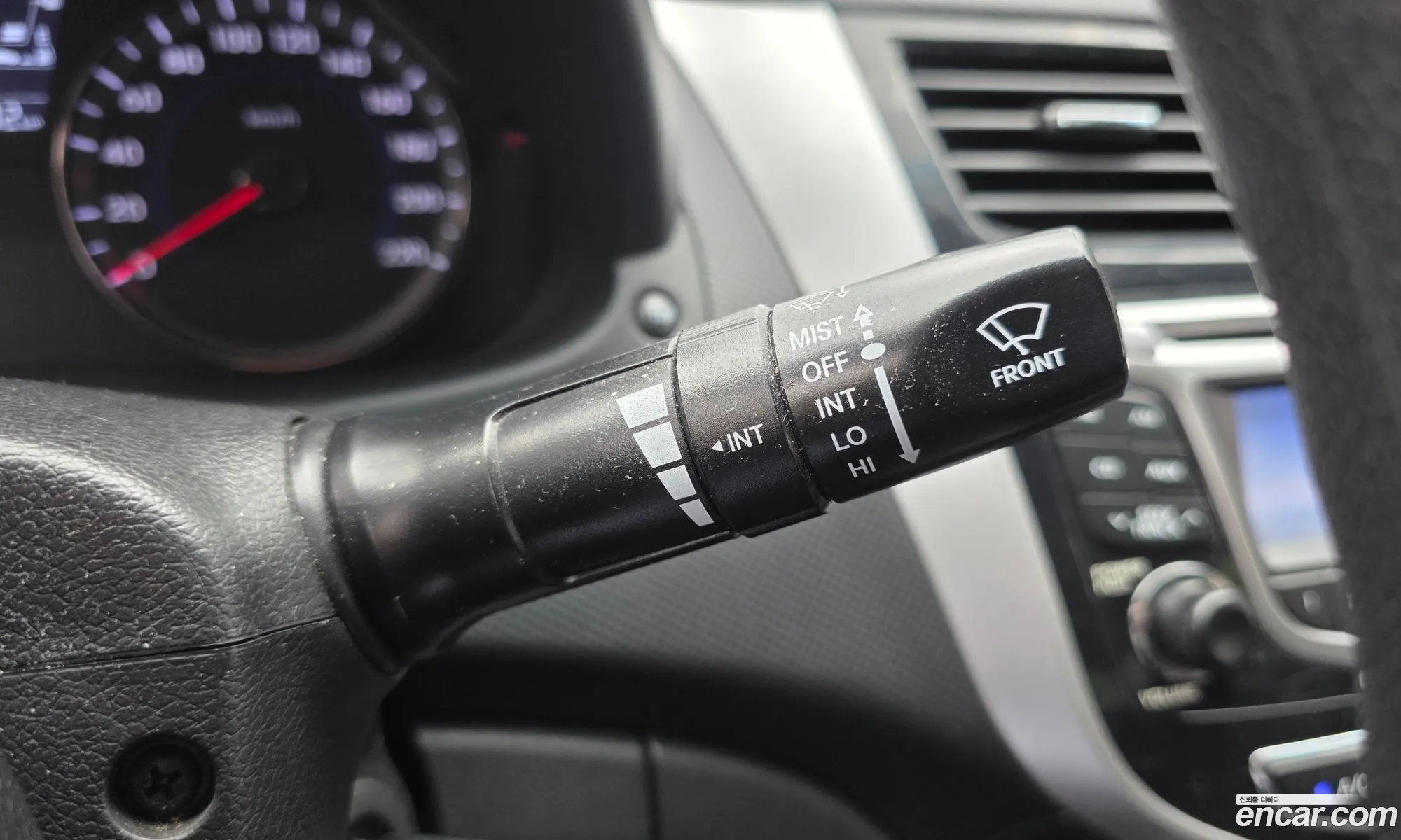 Hyundai Accent 2011 — 12